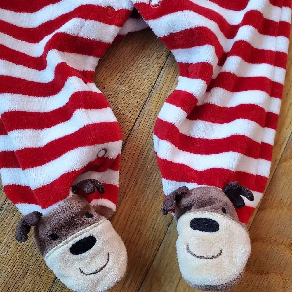 Carters red & white striped reindeer Christmas button up sleeper pj‎ sz 6 months
